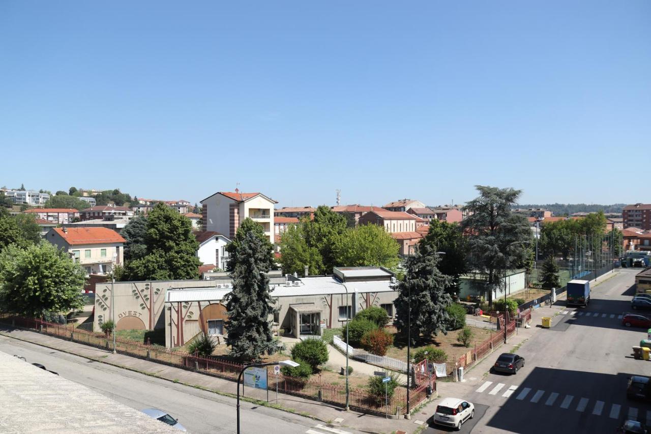 La Casa Di Valentino - Grazioso Ed Ampio Bilocale Apartment Asti Ngoại thất bức ảnh